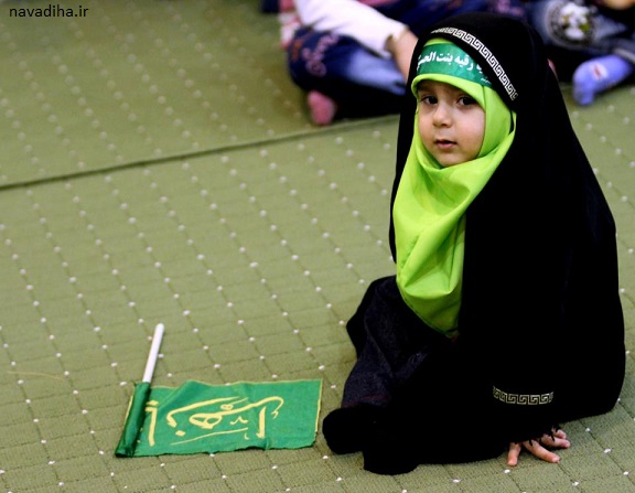 دختر بچه با حجاب ایرانی
