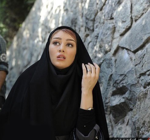 دختر زیبای ایرانی با چادر
