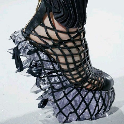 toptoop.ir عکس از مدل کفش اسپرت دخترانه ویژه برای عید نوروز 96 