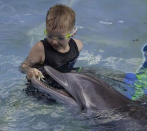 عکسهای شنای پسران خوشگل در استخر