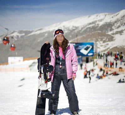 بی حجابی دختران در پیست اسکی