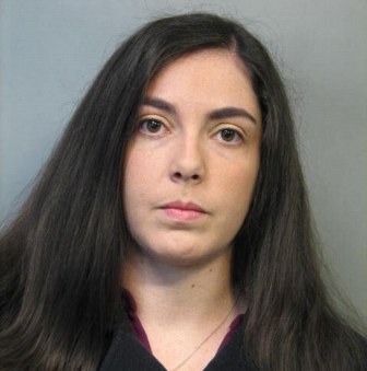 بازداشتن زن معلم بخاط رابطه جنسی با پسر 16 ساله