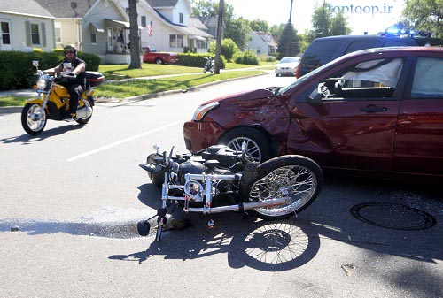 عکس هایی از تصادف موتور سیکلت